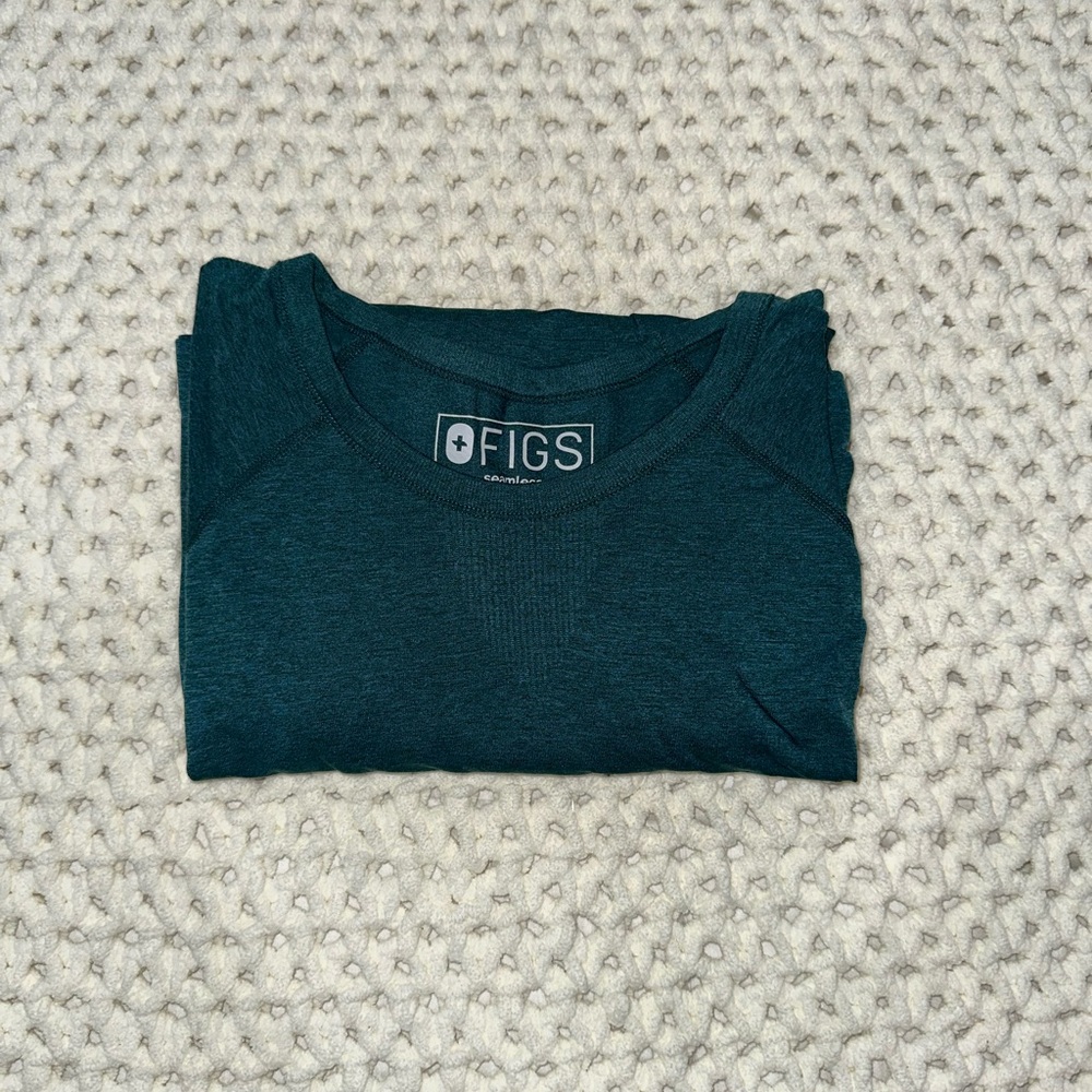 FIGS Makato Longsleeve Underscrub
(Purchased as Men Style)
